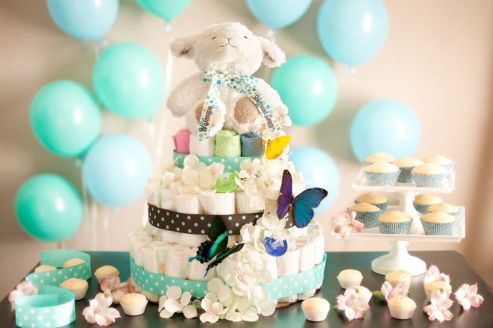 Un Baby Shower Diaper Cake, un « gâteau » fait à partir de couches ! ©Personalcreations/flickr